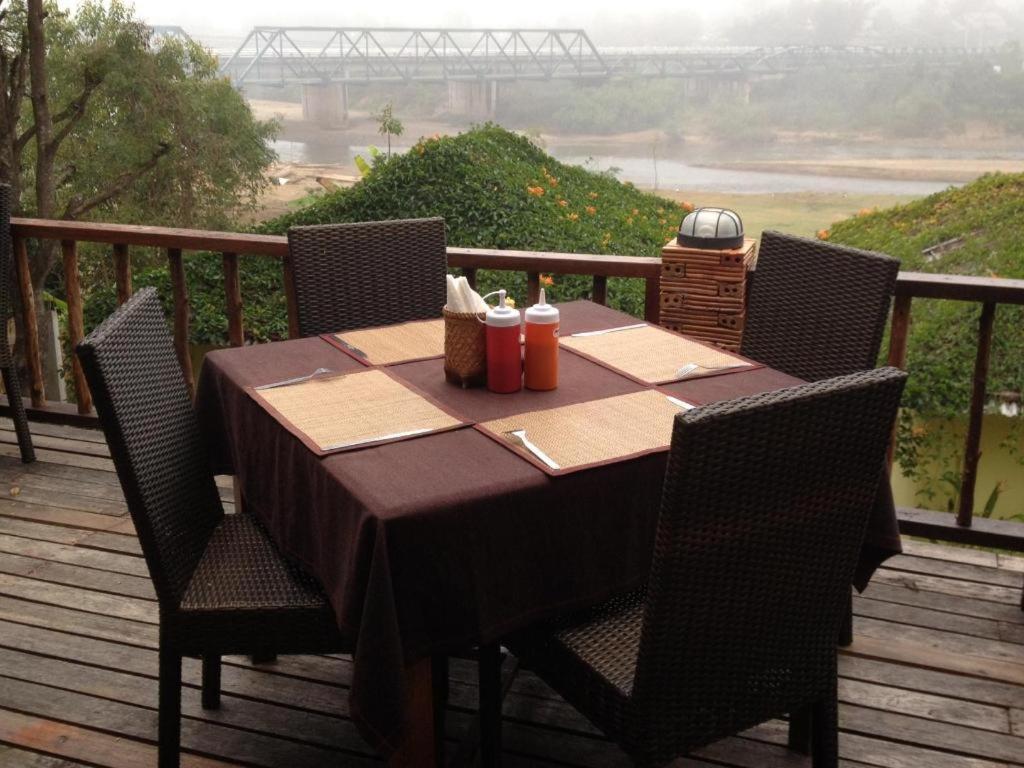 Him Naam Pai Resort Exterior photo